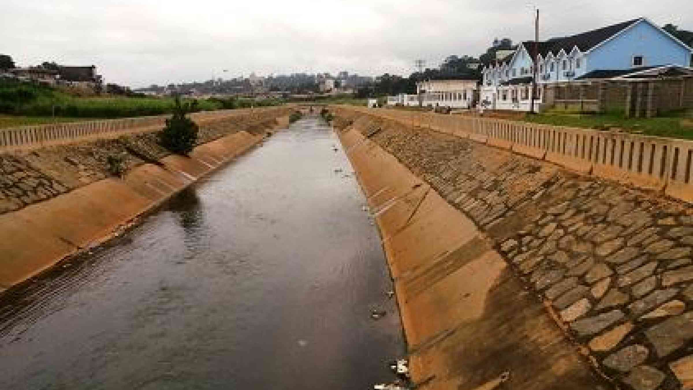 Cameroon's capital Yaoundé is building a network of drainage canals to curb flood risk (Photo: UNISDR)