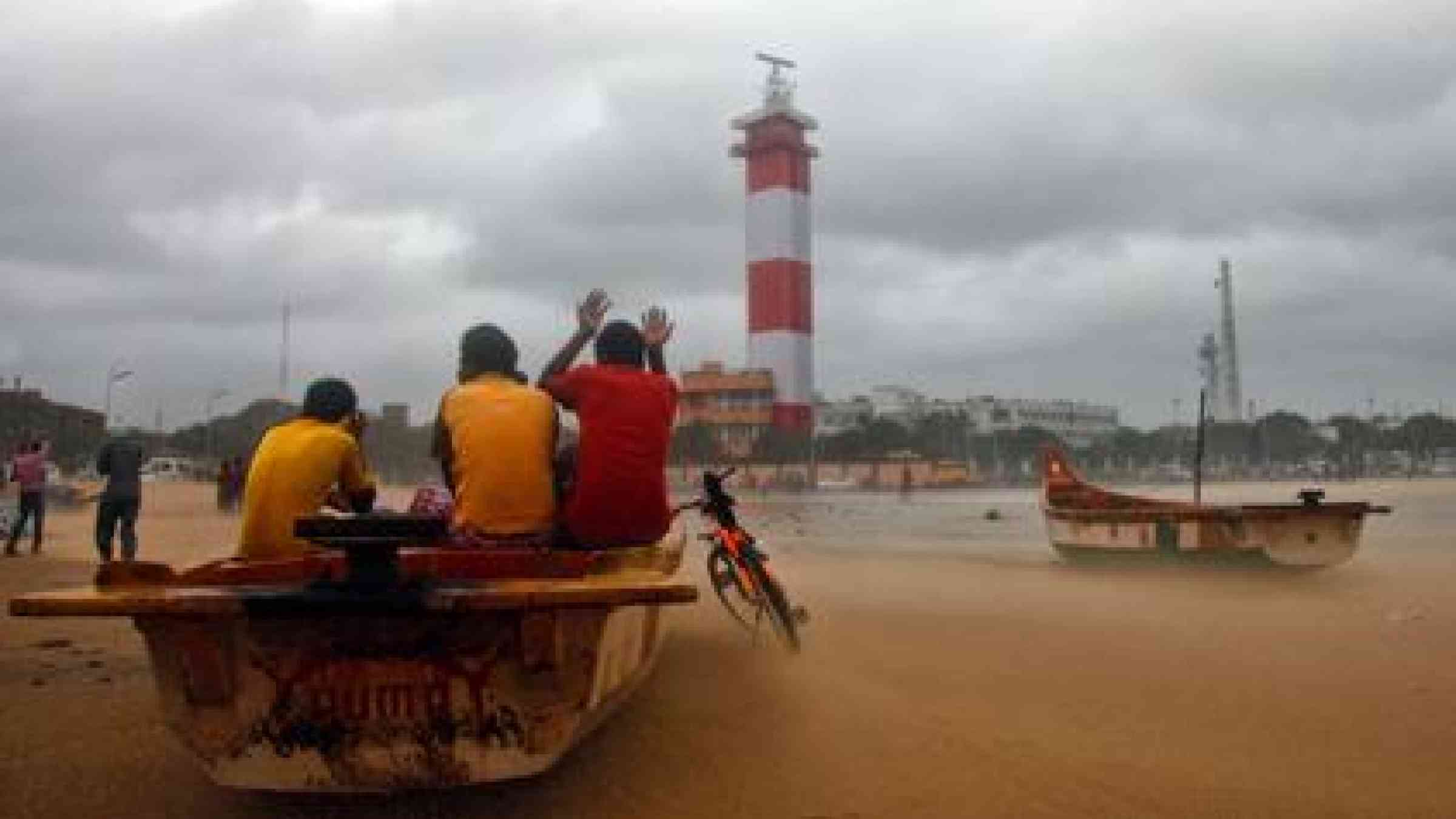 The severe weather in Tamil Nadu, India, has prevented 10,000 fishermen from heading to sea for four days badly hitting local livelihoods. (Photo: Vinoth Chandar)